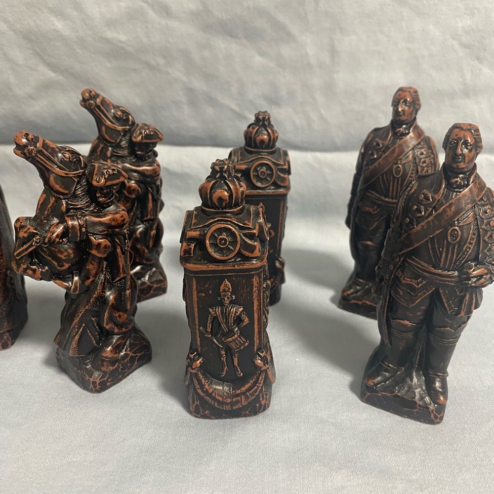 Studio Ann Carlton SAC Battle Of Culloden Chess Set - 32 Pie England & Jacobite